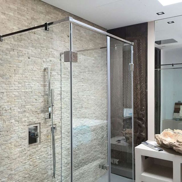 Cristalería Las Escuelas baño con ducha